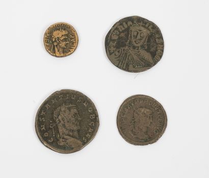 Lot de 4 monnaies antiques en bronze comprenant...