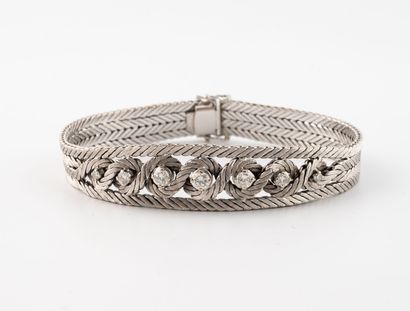 White gold (750) flattened palm link bracelet...
