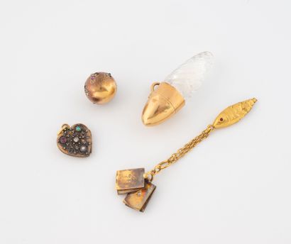 Lot of various pendants or charms in yellow...