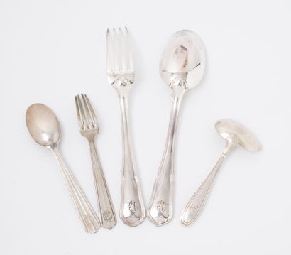 Lot de couverts dépareillés :
* Argent (950)...