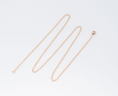 Yellow gold (750) forçat chain. 
Weight :...