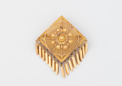 Diamond-shaped pendant brooch in filigree...