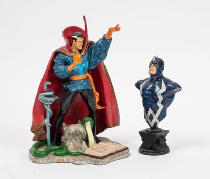 MARVEL
Lot of two figurines from the Doctor...