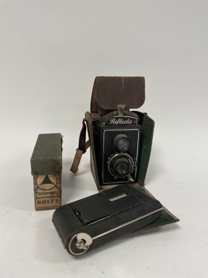REFLECTA
Camera.
ATTACHED:
An antique ca...