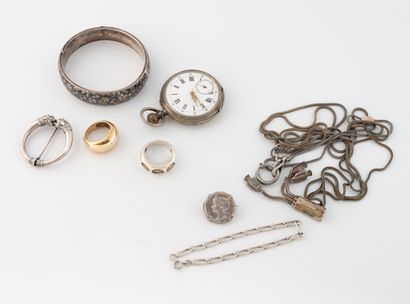 Small batch of silver jewelry (min. 800)...