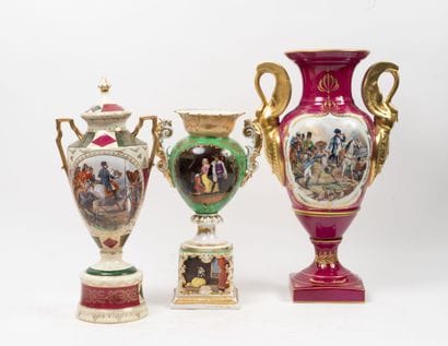Set of porcelain pieces with printed and...