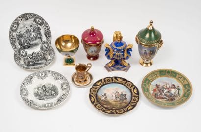 Set of porcelain pieces with printed and...