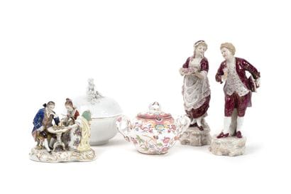 Two porcelain subjects forming a pendant...