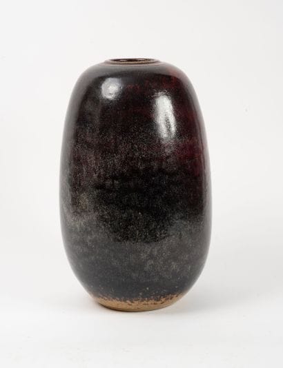 Vase.
Enameled stoneware.
Signed on reverse.
H....