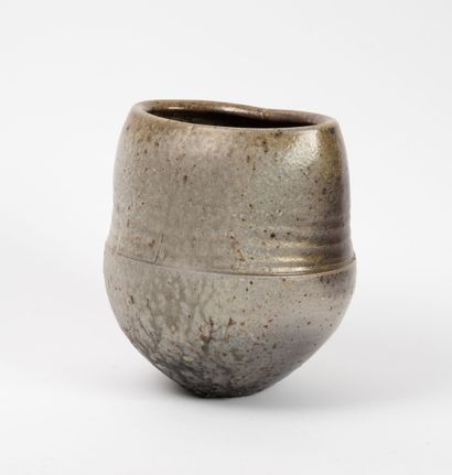 Vase.
Enameled stoneware.
H. 23 cm.
Minor...
