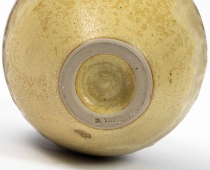 Daniel DE MONTMOLLIN (1921)
Vase.
Enameled...
