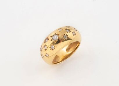 Yellow gold (750) ring paved with old-cut,...