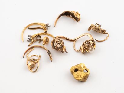 Lot of debris in yellow gold (750).
Total...