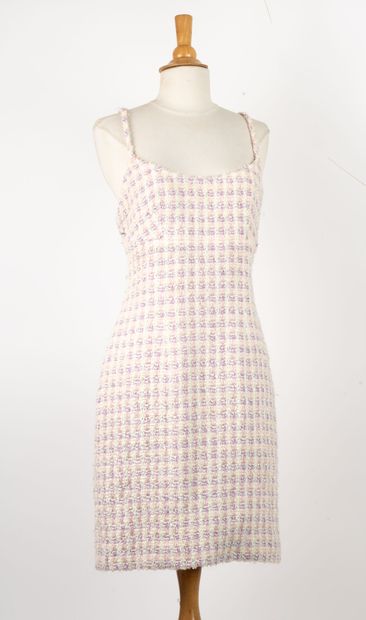 CHANEL Boutique
Robe à bretelles en tweed...