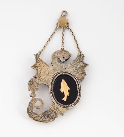 Important pendentif en argent (min. 800)...