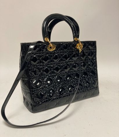 Christian DIOR
Sac Lady Dior 32 cm en cuir...