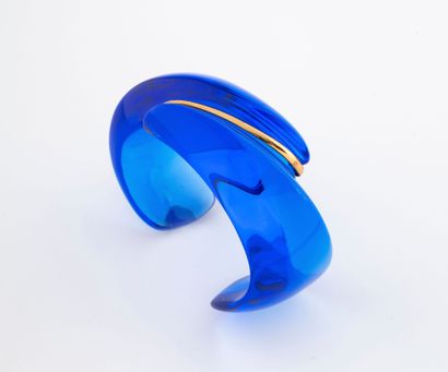 BACCARAT
Bracelet manchette en cristal bleu...