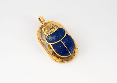 Pendentif en or jaune (750) et lapis lazuli...