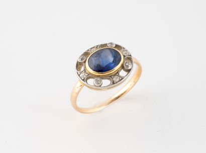 Bague en or jaune (585) et platine (850)...