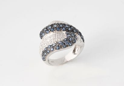 Bague bandeau en or gris (585), à motifs...