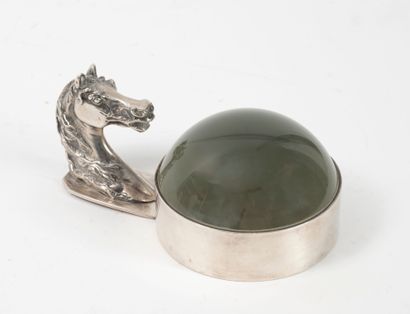 HERMES, Paris
Loupe de bureau à décor de...