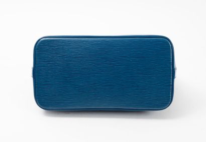 Louis VUITTON
Alma bag in blue epi leather,...