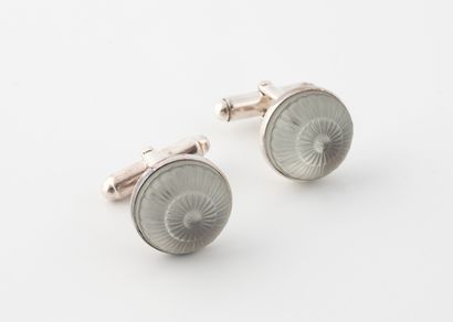LALIQUE
Paire de boutons de manchettes en...