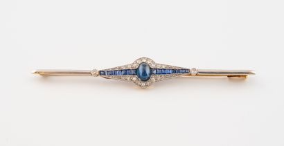 Broche barrette en or gris et jaune (750)...