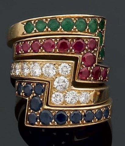 CARTIER
Ensemble en or composé de trois bagues,...