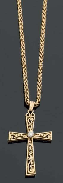 Collier en or jaune à maille palmier retenant,...