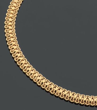 Collier en or jaune à maillons imbriqués,...