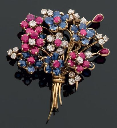 VAN CLEEF & ARPELS
Clip de revers en or jaune...
