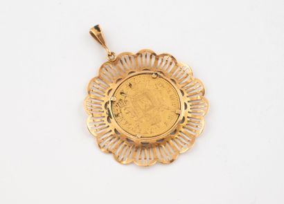 Yellow gold (750) pendant adorned with a...