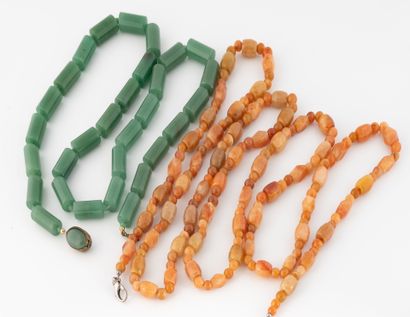 Two long necklaces including :
- one in beads...