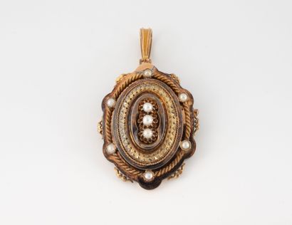 Two-tone yellow and white gold (750) oval...