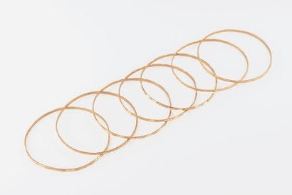 Bracelets joncs semainier en or rose (750)...