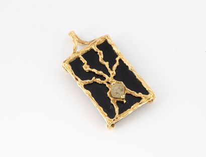 Pendentif rectangulaire orné d'une plaque...