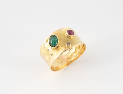 Bague bandeau en or jaune (750) texturé,...