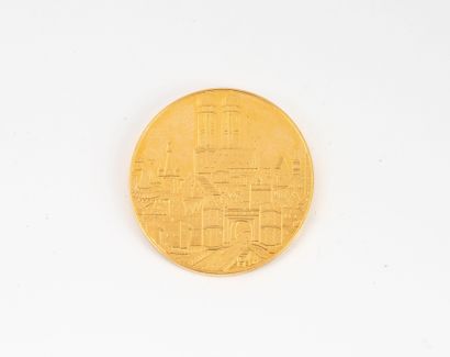 ALLEMAGNE
Médaille en or jaune (750) au profil...
