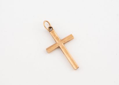 Pendentif croix en or jaune (750).
Poids...