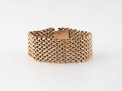 Bracelet ruban à maille souple en or rose...