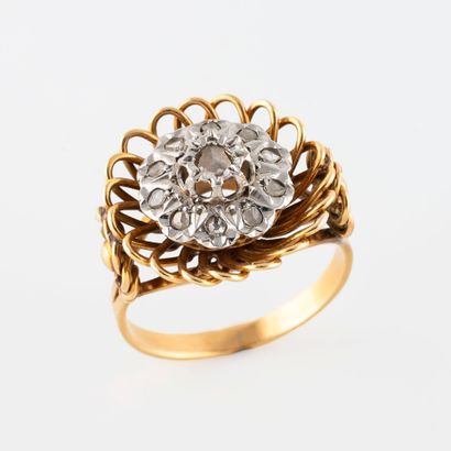 Bague en or jaune (750) et platine (850)...