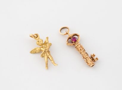 Lot de deux pendentifs or jaune (750) l'un...