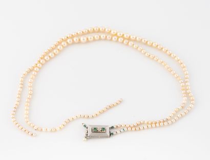 Collier de perles de culture blanche à légèrement...