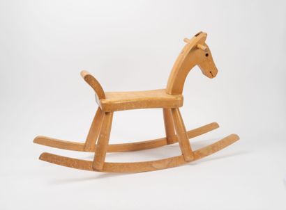 Kay BOJESEN (1886-1958)
Cheval à bascule,...