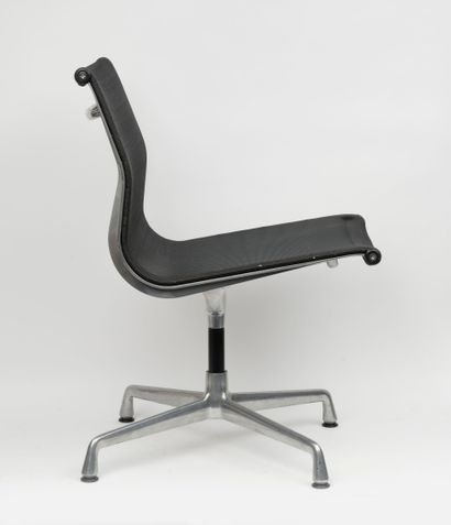 Charles (1912-1988) & Ray (1907-1958) EAMES
Suite...