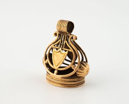Seal in yellow gold (750) decorated with...