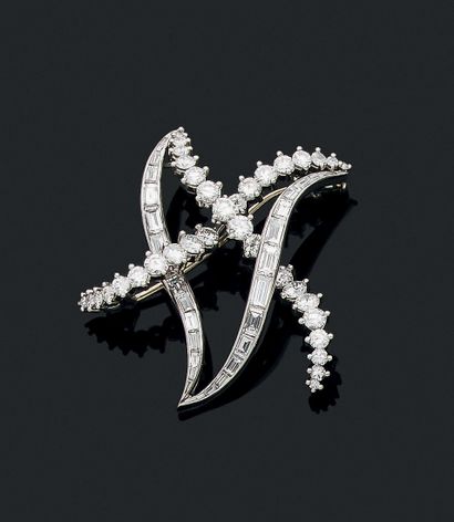 Broche pendentif en or gris (750) et platine...