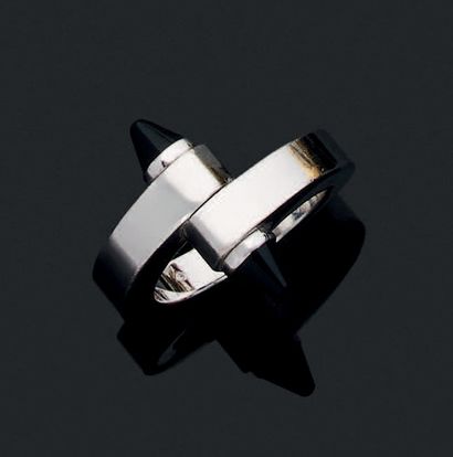 CARTIER Paris
Bague Menottes en or gris (750)...