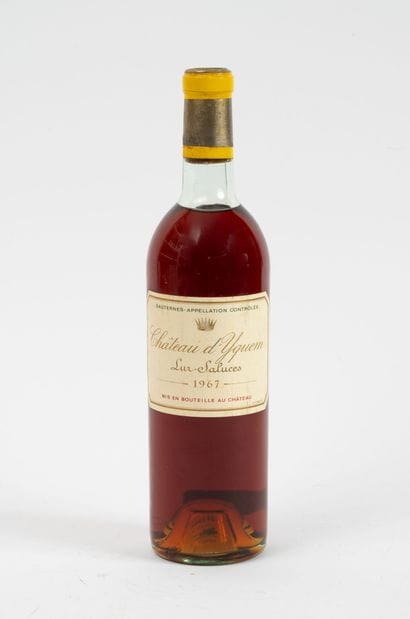 CHÂTEAU D'YQUEM
Une bouteille, 1967.
Lur-Saluces.
Sauternes....